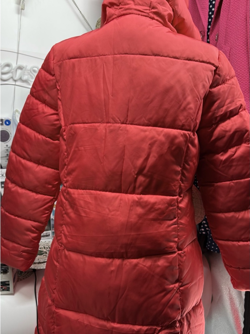 Red Puffer Coat with removable Faux Fur Trim - Women Top/bottom zip with pocket - Picture 6 of 17